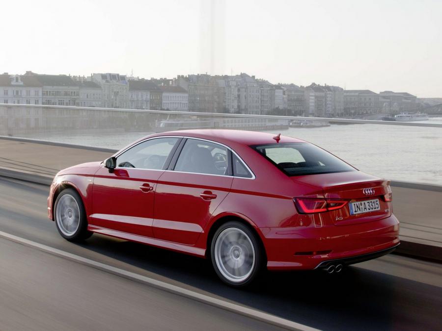  Audi A3 Sedan 1.8 T S-Line (8V) 2013 года  (WW) (фото 9 из 16)